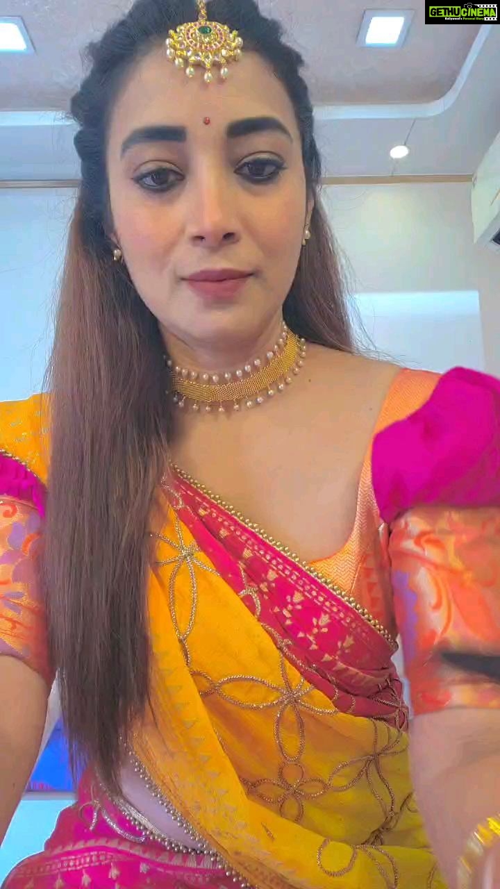 Bhanu Sri Mehra Instagram - #reelsinstagram #instareels #trending #bhanusree🔥❤️ #treditional