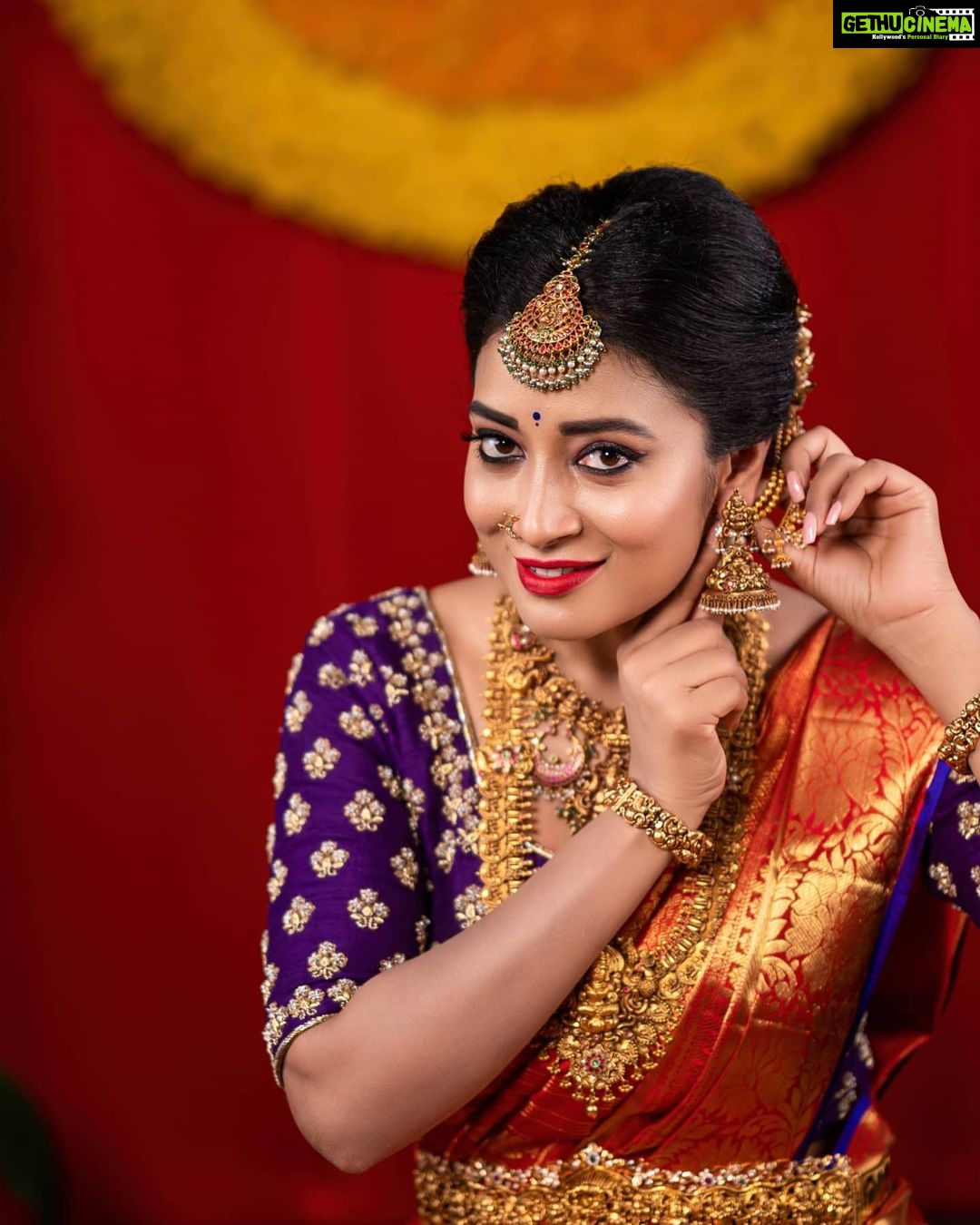 Bhanu Sri Mehra Instagram - Happy Maha Shivaratri to all my insta family ❤ . . . Photography @rj_weddingfilms MUA @ramesh_makeupstudio Jewelry @mangatrai_hitechcity Outfit @brandmandir Decor @rrreventspro styled by @mounika_vallabhaneni921 #bhanusree #rjweddingfilms #candidphotography #southindianbride #bridesofindia #bride #bridetobe #bridemakeup #pellikuthuruoutfit #pasupufunction #bridelook #brideinspiration