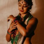 Bhanu Sri Mehra Instagram - 🤎 Pc:@weareretrospection Styling:@vishnupriya.pen and @bhavyareddy_official Jewelry @alluringaccessories.a2 . . . #actorlife #busy #besimple #bepositive #newpost #newclick #bhanusree🔥❤️#styledbyvishnupriya❤
