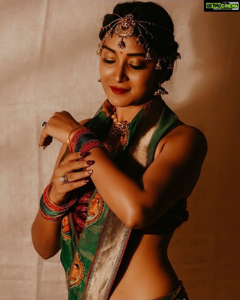 Bhanu Sri Mehra Instagram - 🤎 Pc:@weareretrospection Styling:@vishnupriya.pen and @bhavyareddy_official Jewelry @alluringaccessories.a2 . . . #actorlife #busy #besimple #bepositive #newpost #newclick #bhanusree🔥❤️#styledbyvishnupriya❤