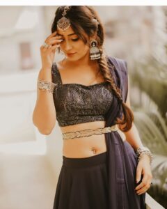Bhanu Sri Mehra Instagram - Love yourself first and everything else falls into life ❤ . . Photography:@weareretrospection . Styling @vishnupriya.pen . Assisted by @bhavyareddy_official . Jewelry @alluringaccessories.a2 #southindianactress #tollywoodactresses #bhanusree #bhanusree🔥❤️ #newclick#styledbyvishnupriya❤