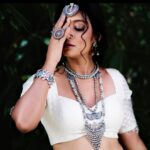 Bhanu Sri Mehra Instagram - 🌸 Photography:@weareretrospection Styling:@vishnupriya.pen . . . #southindianactress #tollywoodactresses #bhanusree #bhanusree🔥❤️ #actorlife #styledbyvishnupriya❤