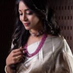 Bhanu Sri Mehra Instagram - Happy weekend all of you 🤍❤ Saree:@mugdhaartstudio styling: @workofelan Jewellery: @amarsonsjewellery MUAH: @maskmakeup_artist Clicked by : @koolsoumo #weekend #vibes #peace #happymood #newpost #sareelove #traditional #bhanusree🔥❤️