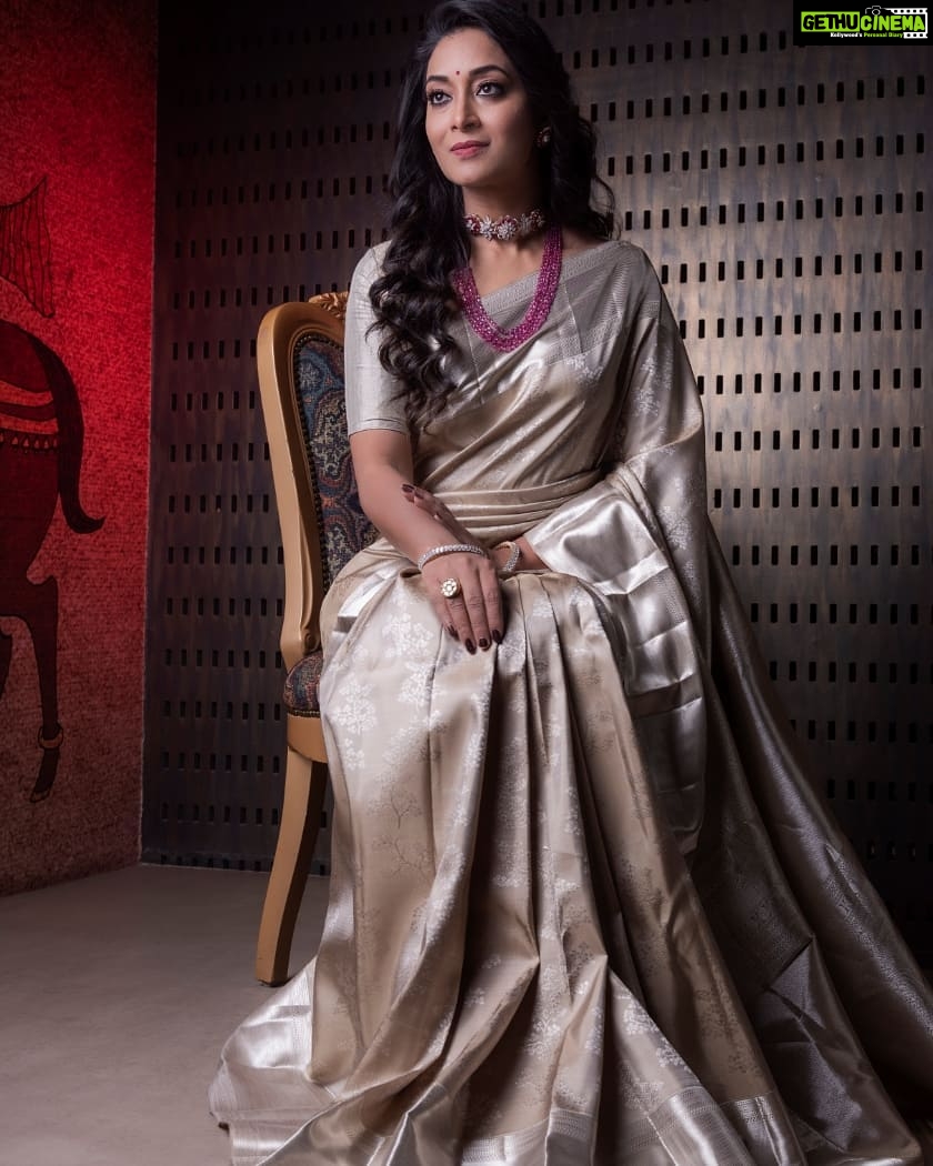 Bhanu Sri Mehra Instagram - Good morning all 😍 Wearing : @mugdhaartstudio Jewellery : @amarsonsjewellery PC : @koolsoumo Styling by : @workofelan HMUA : @abhimakeup #friday #positivevibes #goodvibes #happymood #southindianactress #tollywoodactresses #bhanusree #bhanusree🔥❤️