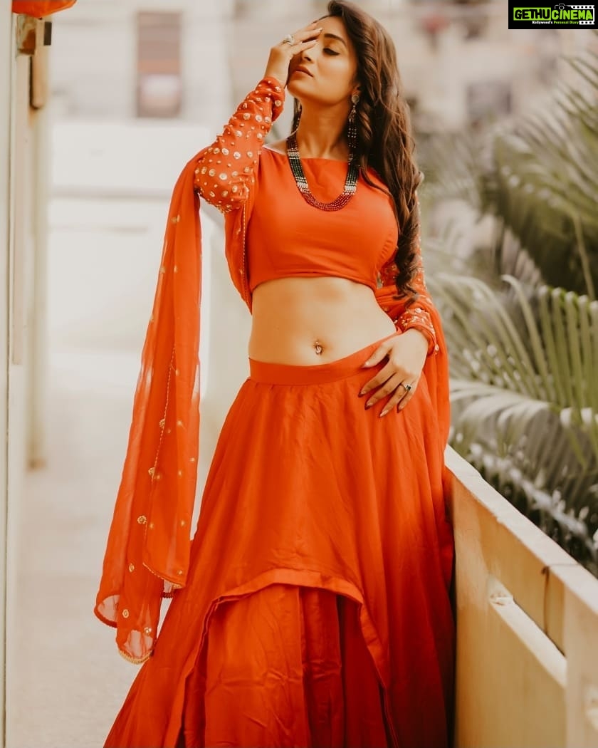 Bhanu Sri Mehra Instagram - Beautiful girl you wore made to do hard things so believe in yourself 🌹 Pc:@weareretrospection Styling @vishnupriya.pen Assisted by @bhavyareddy_official Outfit:@kadhambari_studio Jewelry @alluringaccessories.a2 #southindianactress #tollywoodactresses #telugupilla #bhanupilla #bhanusree #biggboss #telugu #actorlife #bhanusree🔥❤️#styledbyvishnupriya❤