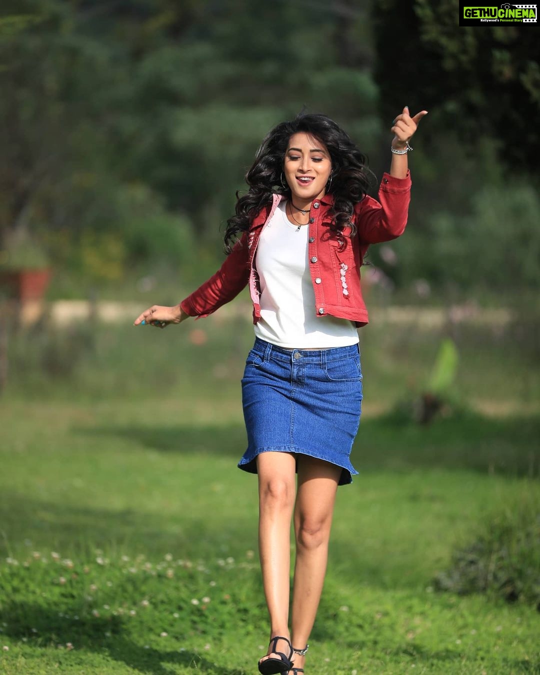 Bhanu Sri Mehra Instagram - 💃 #dance #lover #enjoyinglife #happymood #happy #bhanusree🔥❤️ #bhanupilla #actorlife #busy #bhanusree🔥❤️