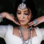 Bhanu Sri Mehra Instagram - It's not my attitude, is the way I'am Good morning all 🤍 . . Photography:@weareretrospection Make up:@thimmappa180 Styling:@vishnupriya.pen Blouse @tiradesignstudio Jewelry @kaluva_jewels #tollywoodactresses #southindianactress #mrngvibes #peaceofmind #styledbyvishnupriya❤ #bhanusree #actorlife #bhanusree🔥❤️
