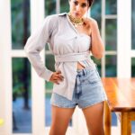 Bhanu Sri Mehra Instagram - ❤💙 Phonograph:@weareretrospection Make up;@thimmappa180 Styling;@vishnupriya.pen #goals #southindianactress #tollywoodactresses #telugu #actorlife #bhanusree #peace #dreambig #bhanusree🔥❤️ #bhanusri #bhanurowdipilla