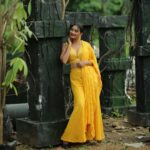Bhanu Sri Mehra Instagram – 💛🐠
#bhanusree #tollywoodactress #southindianactress #peaceful #bhanusree🔥❤️ #yellow #love