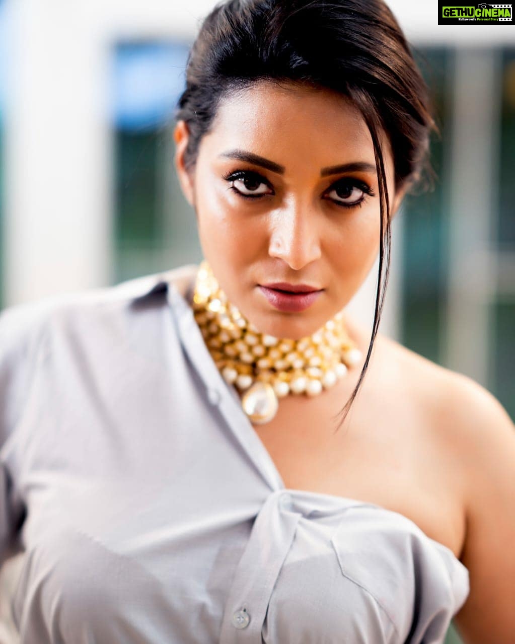 Bhanu Sri Mehra Instagram - ❤💙 Phonograph:@weareretrospection Make up;@thimmappa180 Styling;@vishnupriya.pen #goals #southindianactress #tollywoodactresses #telugu #actorlife #bhanusree #peace #dreambig #bhanusree🔥❤️ #bhanusri #bhanurowdipilla