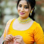 Bhanu Sri Mehra Instagram – 💛
@
Jewelry:@shivi_collections 
Outfit:@kadhambari_studio 
Pc:@poulino_pictures 
#loveyellow #pink #zeetelugu #peace #bhanusree🔥❤️ #festival #mood