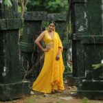 Bhanu Sri Mehra Instagram – 💛🐠
#bhanusree #tollywoodactress #southindianactress #peaceful #bhanusree🔥❤️ #yellow #love
