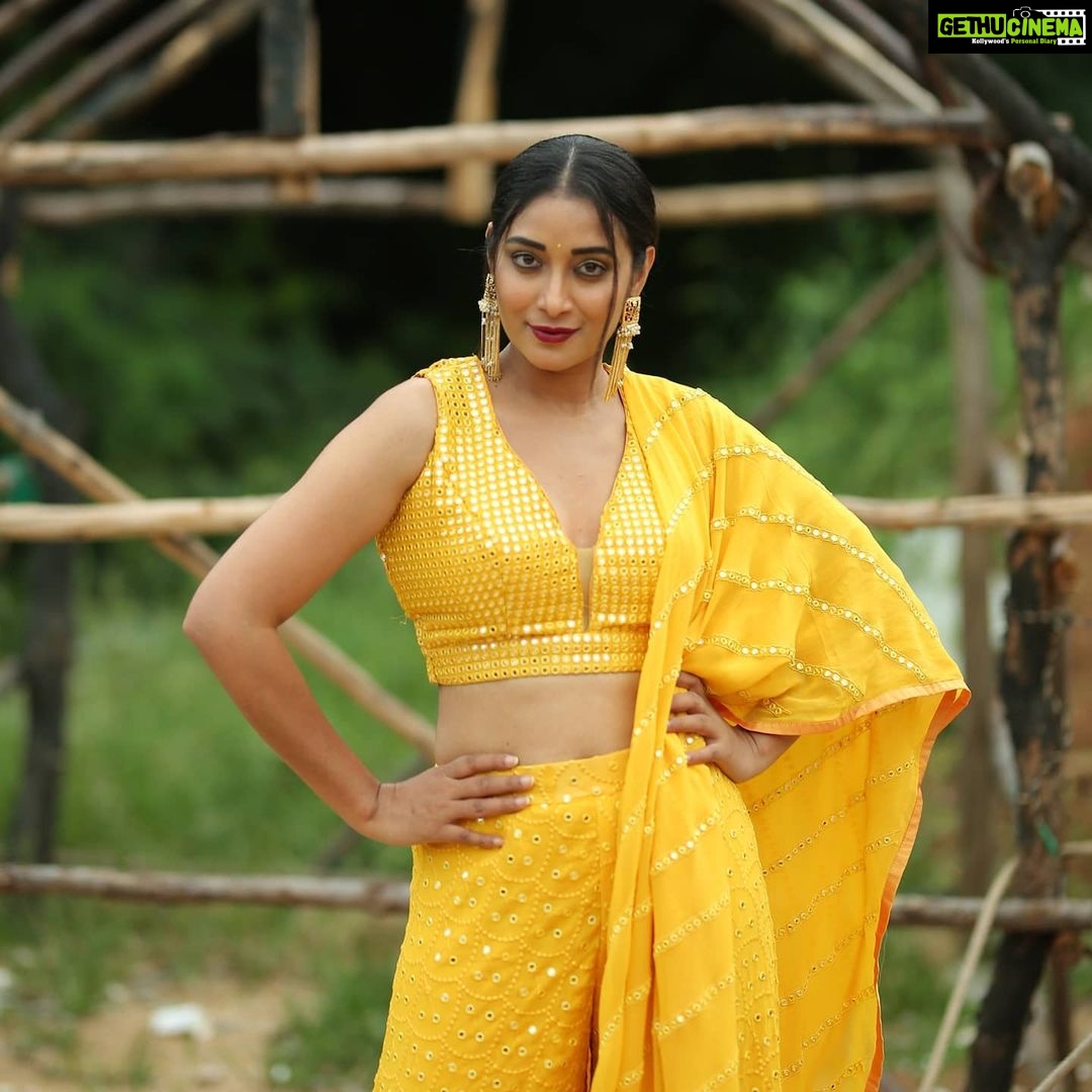 Bhanu Sri Mehra Instagram - Beautiful people are not always good but good people are always good š Outfit:@mudradesigninghome Pic:@poulino_pictures #loveš„° #yellow #bhanusree #southindianactress #tollywoodactresses #peace #happy #bhanusreeš„ā¤ļø