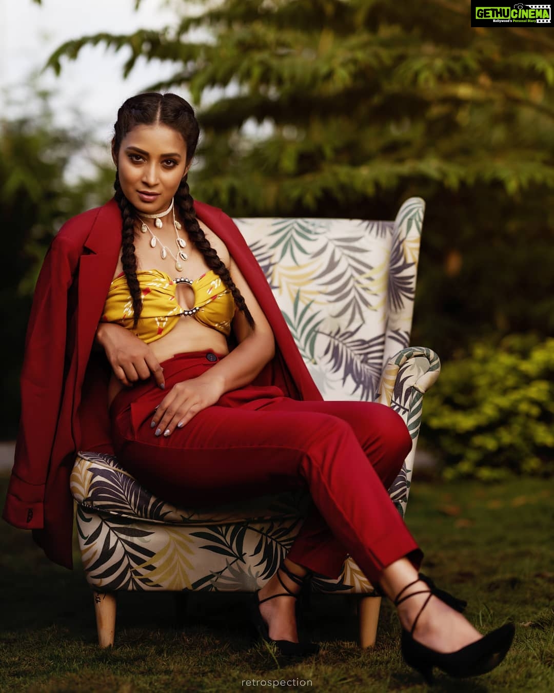 Bhanu Sri Mehra Instagram - Be fearless... Be kind.... Be you.......... Photography @weareretrospection Mua. @thimmappa180 Styling @vishnupriya.pen Outfits. @vishnupriya.pen Hand made jewellery. @vishnupriya.pen Location. @teenduari . . . . . #model #fashion #photography #love #style #beauty #instagood #photooftheday #beautiful #like #instagram #follow #portrait #modeling #cute #art #photo #photoshoot #girl #picoftheday #myself #makeup #photographer #godoxindiaofficial #selfie #me #sonyalphain #likeforlikes #life #bhanusree