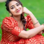 Bhanu Sri Mehra Instagram - No worries just acceptance 😌 @saicharanthejareddyphotography @navya.marouthu Make up by: @_skinoccasions_ Hairstyle: @_skinoccasions_ #simple #peace #happy #bhanusree🔥❤️