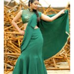 Bhanu Sri Mehra Instagram - Happy weekend to everyone 🦚❤ Outfit:@mudradesigninghome by pratyusha Pc:@poulino_pictures #adhirindhi #comedy #show #fulltofun #zeetelugu #tollywoodactress #southindianactress #bhanusree #bhanusree🔥❤️