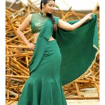 Bhanu Sri Mehra Instagram - Happy weekend to everyone 🦚❤ Outfit:@mudradesigninghome by pratyusha Pc:@poulino_pictures #adhirindhi #comedy #show #fulltofun #zeetelugu #tollywoodactress #southindianactress #bhanusree #bhanusree🔥❤️