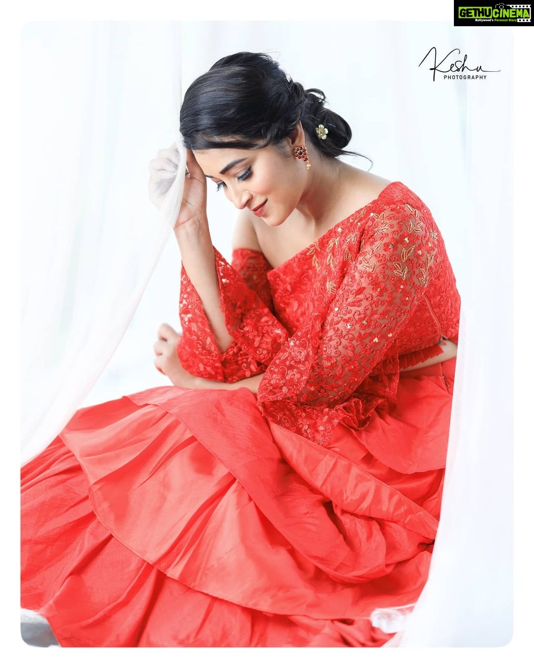 Bhanu Sri Mehra Instagram - ❤💋 Pc:@they_call_me_keshu #southindianactress #tollywoodactresses #bhanusree🔥❤️ #bhanufans #bhanusree #peace #redlove #❤️