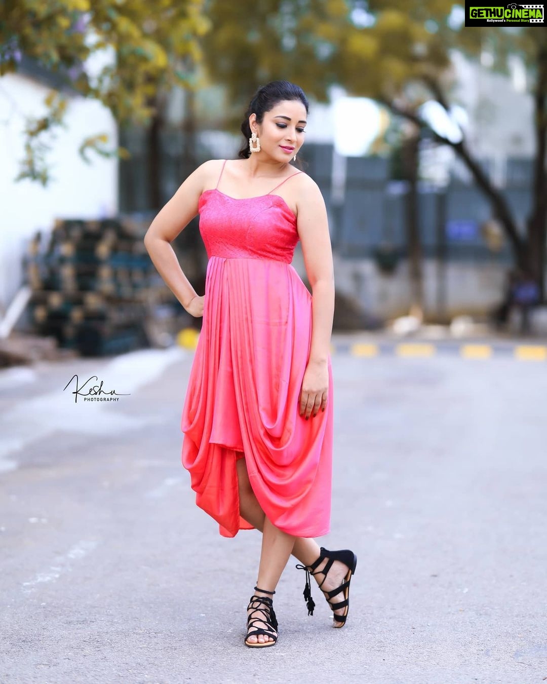 Bhanu Sri Mehra Instagram - Adhirindhi show tonight 9pm on @zeetelugu don't miss it my lovely people ❤ have fun @agasthyaarts #show #adhirindhi #comedy #fun #bhanusree🔥❤️