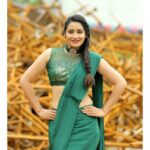 Bhanu Sri Mehra Instagram - Happy weekend to everyone 🦚❤ Outfit:@mudradesigninghome by pratyusha Pc:@poulino_pictures #adhirindhi #comedy #show #fulltofun #zeetelugu #tollywoodactress #southindianactress #bhanusree #bhanusree🔥❤️