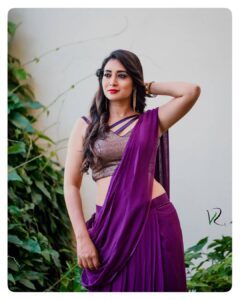 Bhanu Sri Mehra Instagram - Hello my lovely people ❤ #adhirindhi tonight 9pm on @zeetelugu don't miss it have fun 😘 happy Sunday @agasthyaarts #happysunday #weekend #fun #zeetelugu #adhirindhi #comedy #show #bhanusree🔥❤️ #bhanusree