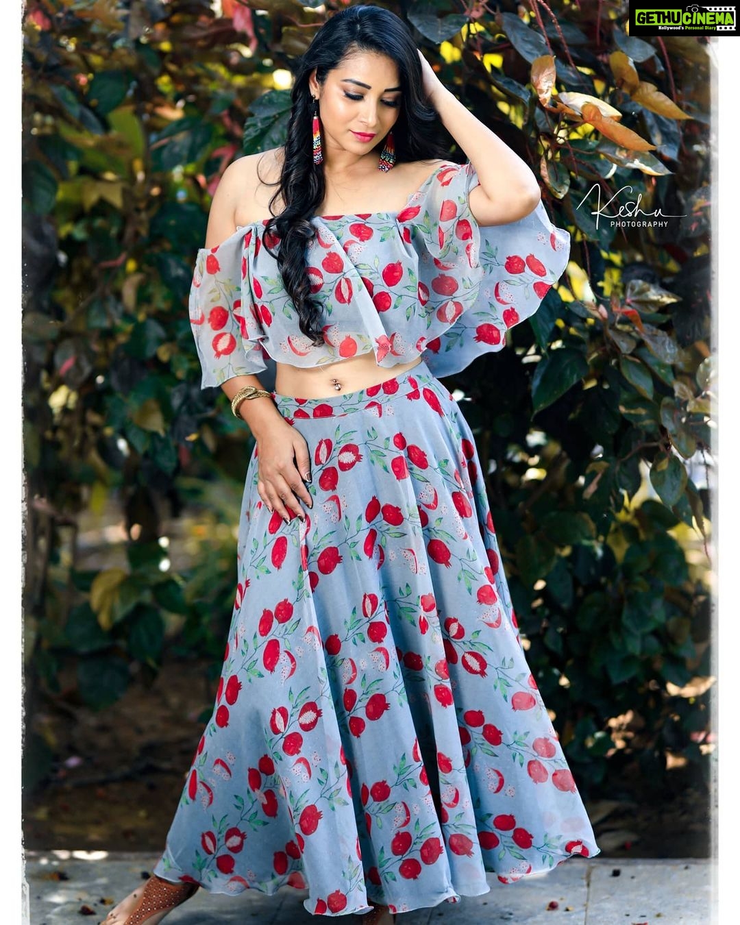 Bhanu Sri Mehra Instagram - Beauty is power, a smile is its sword 🤺 PC:@they_call_me_keshu Outfit:@feathersbtq #newclick #tollywoodactress #actorlife #southindianactress #bhanusree #bhanusree🔥❤️ Telangana