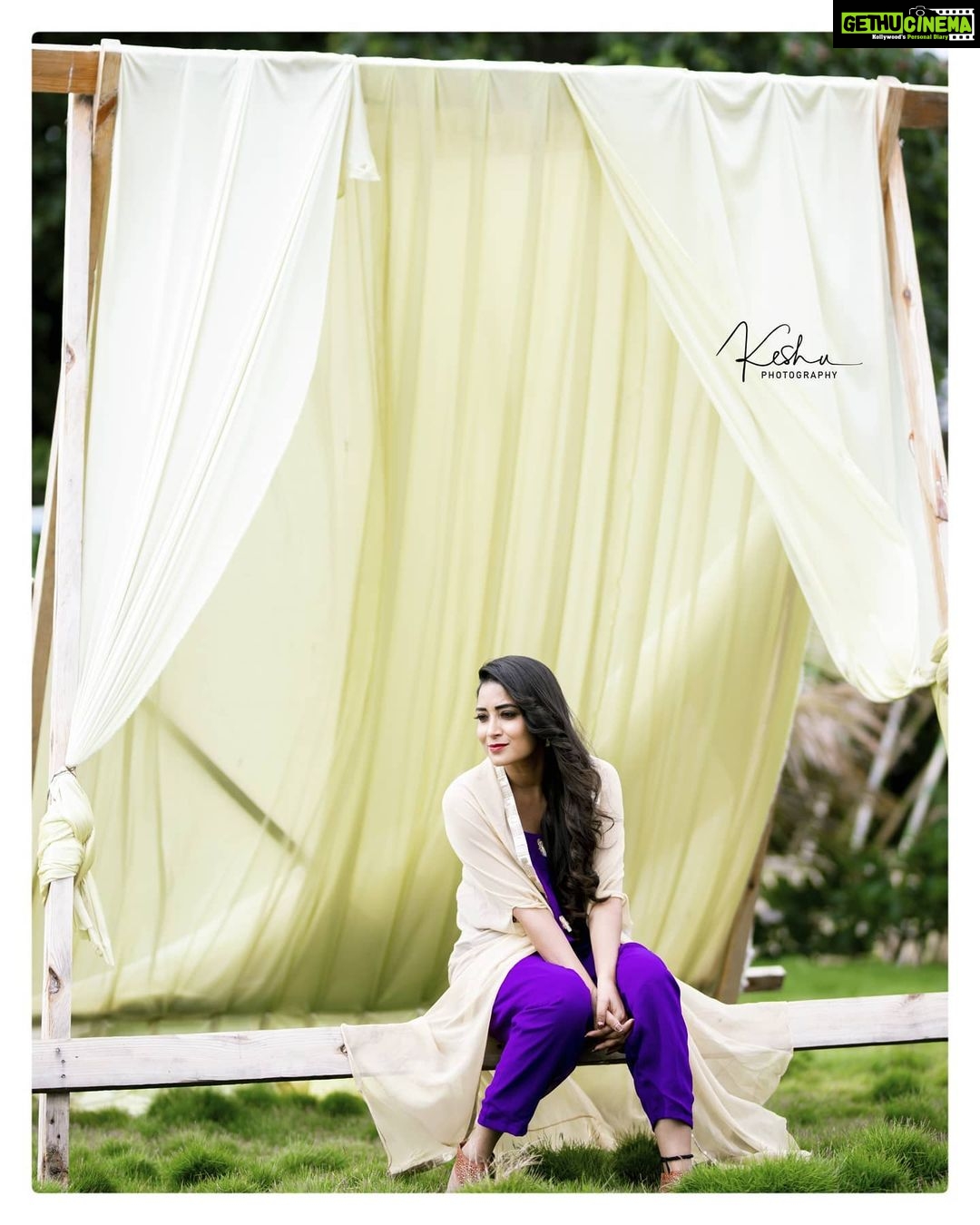 Bhanu Sri Mehra Instagram - My choices are like my fingerprints, they make me unique 💜 PC:@they_call_me_keshu Location:@picturesq_next Outfit:@feathersbtq #tollywoodactress #actorlife #busylife #southindianactress #bhanusree🔥❤️ #bhanusree #keeploving💖
