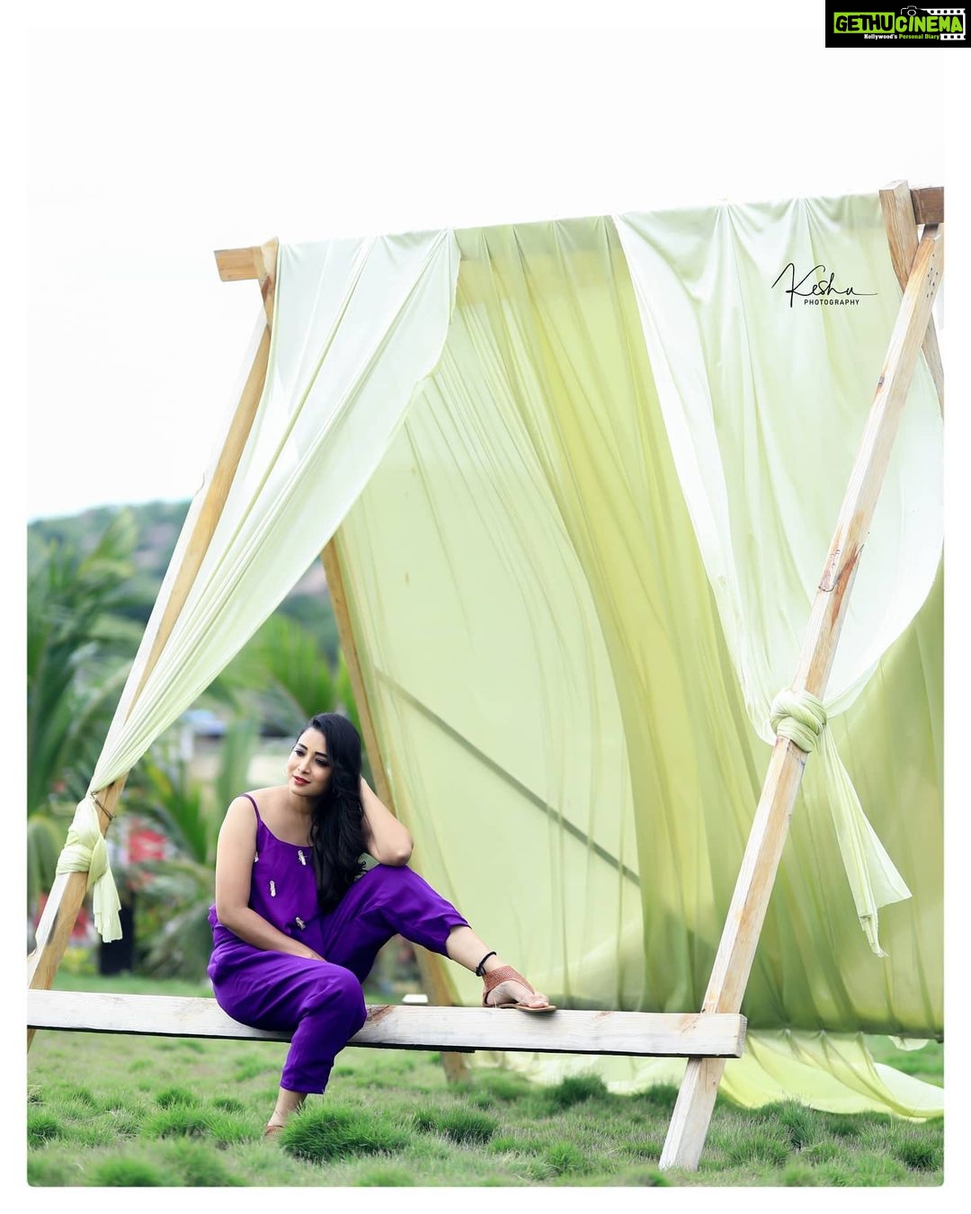 Bhanu Sri Mehra Instagram - My attitude is my unique gift which I am not obliged to explain to anyone.💜 PC:@they_call_me_keshu Location:@picturesq_next Outfit:@feathersbtq #bhanusree🔥❤️ #tollywoodactress #actorlife #busylife #southindianactress #newclick