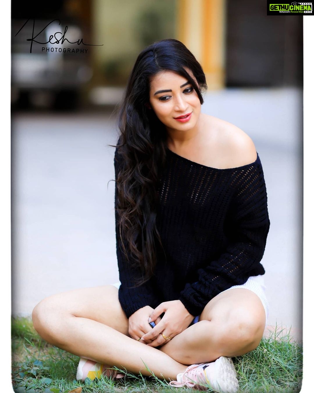 Bhanu Sri Mehra Instagram - Always keep them guessing 🦓 Good night😴 Pc:@they_call_me_keshu Makeup by: Myself 😉 Hairstyles:@makeoverbylavs #newskills #quarantinelife #somethingnew #happyfeelings #bhanusree🔥❤️