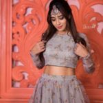 Bhanu Sri Mehra Instagram - A cheerful look brings joy to the heart ❤️ @jahnavivarmalabel @verendar_photography @pretty.jewelbox @maskmakeupartist @hairstylistravi Location:@mrandmrsstudiohyd #tollywoodhotactress #southindiaactress #bhanusree🔥❤️ #actorslife #busy