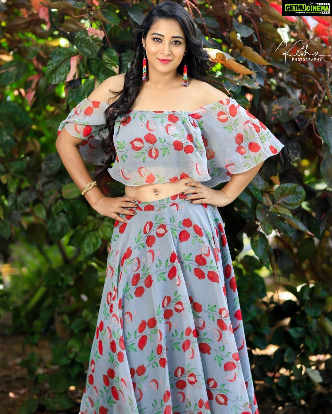 Bhanu Sri Mehra Instagram - Beauty is power, a smile is its sword 🤺 PC:@they_call_me_keshu Outfit:@feathersbtq #newclick #tollywoodactress #actorlife #southindianactress #bhanusree #bhanusree🔥❤️ Telangana