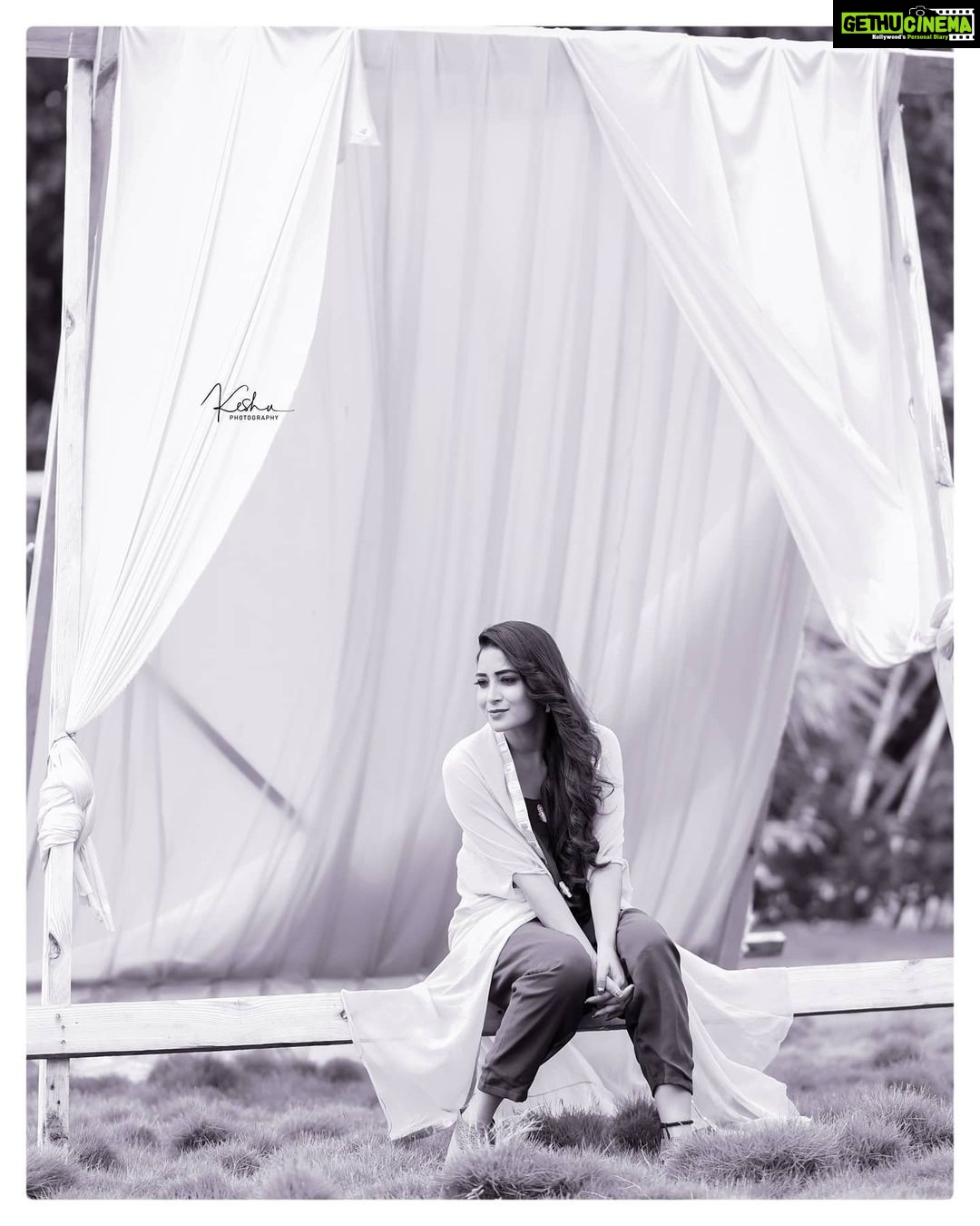 Bhanu Sri Mehra Instagram - My choices are like my fingerprints, they make me unique 💜 PC:@they_call_me_keshu Location:@picturesq_next Outfit:@feathersbtq #tollywoodactress #actorlife #busylife #southindianactress #bhanusree🔥❤️ #bhanusree #keeploving💖