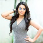 Bhanu Sri Mehra Instagram - Love me or hate me I'm still gonna shine 💫 Pc:@they_call_me_keshu Hairstyles:@makeoverbylavs #fryday #peaceful #happiness #bhanusree🔥❤️ #tollywoodactress #actorlife