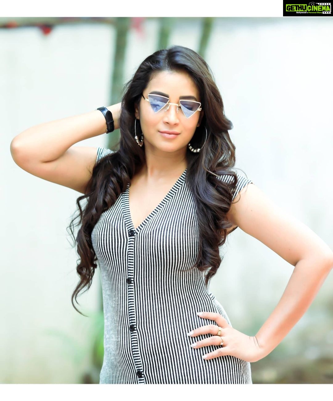 Bhanu Sri Mehra Instagram - Love me or hate me I'm still gonna shine 💫 Pc:@they_call_me_keshu Hairstyles:@makeoverbylavs #fryday #peaceful #happiness #bhanusree🔥❤️ #tollywoodactress #actorlife