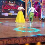 Bhanu Sri Mehra Instagram – Dance practice time🤣😉@anchorravi_offl #adhirindhishow @zeetelugu @agasthyaarts #fulltofun #fullmasti #bhanugirl❤ #bhanulove #bhanusree🔥❤️ #tollywoodactress