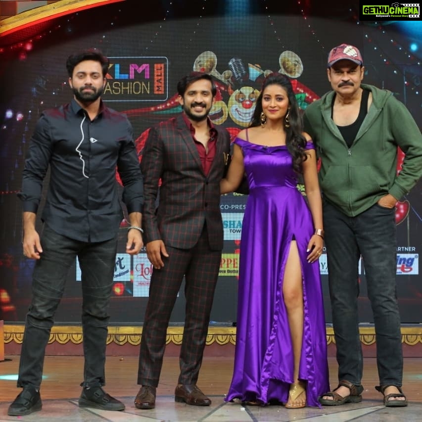 Bhanu Sri Mehra Instagram - Tonight on @zeetelugu at 9pm don't miss it guys have fun🤗🥰❤💜 @anchorravi_offl Outfit:@feathersbtq Pc:@varshasfotography #adirindhi #funshow #comedy #zeetelugu #tollywoodactress #comedyvideos #adhirindhishow #zestelugulove