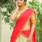 Bhanu Sri Mehra Instagram - Leave a little sparkle wherever you go💃❤ Outfit:@kadhambari_studio Pc:@poulino_pictures Jewellery:@rathnacollections #homely #traditional #offsareelove #cool #peacefullness #bhanugirl❤ #bhanusree🔥❤️