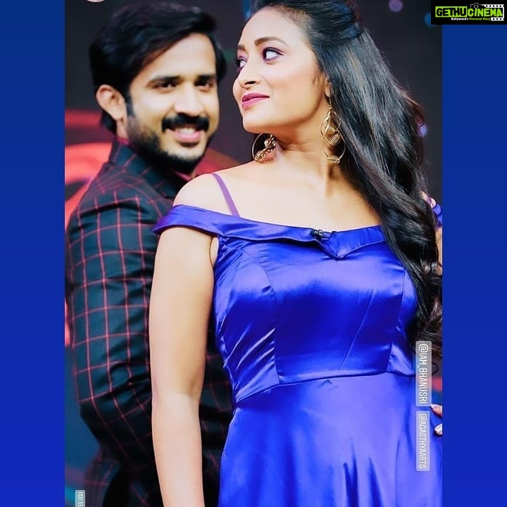 Bhanu Sri Mehra Instagram - Tonight on @zeetelugu at 9pm don't miss it guys have fun🤗🥰❤💜 @anchorravi_offl Outfit:@feathersbtq Pc:@varshasfotography #adirindhi #funshow #comedy #zeetelugu #tollywoodactress #comedyvideos #adhirindhishow #zestelugulove