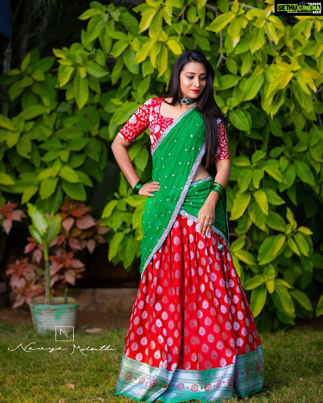 Bhanu Sri Mehra Instagram - Being your own unique self is pure beauty 💃❤💚 Outfit:@navya.marouthu Jewellery :@shivi_collections Pic:@rollingcaptures