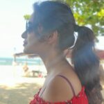 Bhanu Sri Mehra Instagram - I respect a person who respects me when im not around 🤩🤗 #sea #sittingpretty #niceplace #peaceofmind #girlpowers #niceday☀️ #thinking #bhanusree🔥❤️ Jomtien Beach Pattaya Thailand
