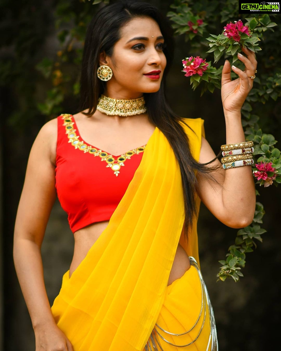 Bhanu Sri Mehra Instagram - I may not be the best.....but I sure am trying my best. Costume By - @firoz_design_studio Accessories By - @aadyaah_by_malathi Styled By - @greeshma_krishna.k Photography By - @sampathnachu50 . #styledbygkk #yellow #red #loves #peaceofmind✌ #cool