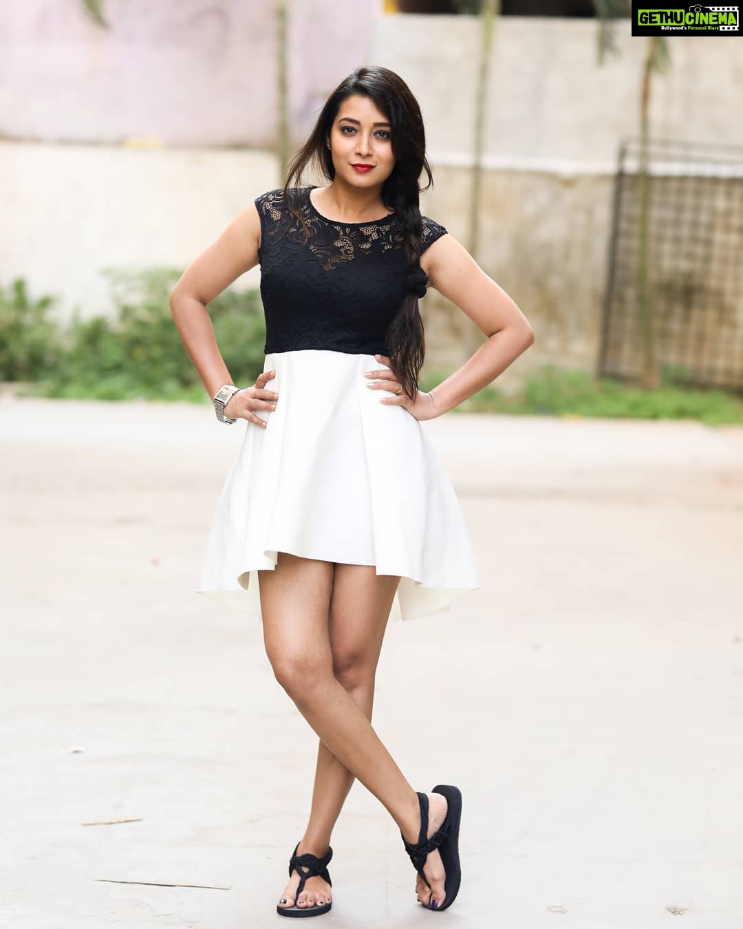 Bhanu Sri Mehra Instagram - Good morning my insta family 🤗😘❤ Pic:@they_call_me_keshu #morning #peacefullness #happy #cool #tollywoodactress #biggbosstelugu2 #bhanusree #anchor #dancer #bhanusree🔥❤️
