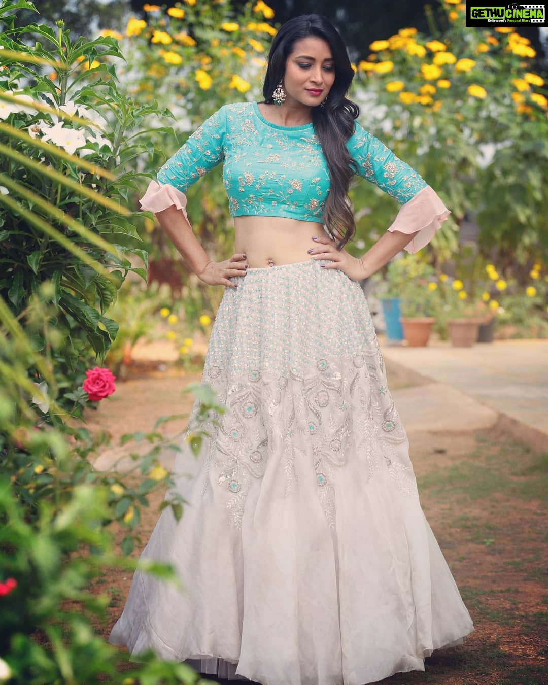 Bhanu Sri Mehra Instagram - Every girl creates a dream in her mind; everyone needs an idol. Robert Cavalli!! Good afternoon to all #happyfryday #tollywoodactress #biggbosstelugu2 #bhanusree #anchor