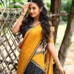 Bhanu Sri Mehra Instagram - Nothing is more impressive than a person who is secure in the unique way God made her.🧡🖤💃 #positivity #pose #traditional #girly #ammai #tollywoodactresses #biggbosstelugu2 #bhanusree #biggbosstelugu2 #bhanusree🔥❤️