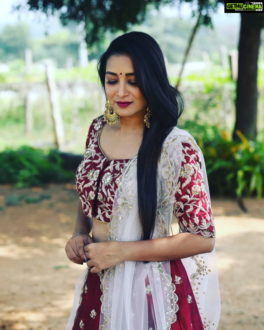 Bhanu Sri Mehra Instagram - ♥️💟♥️❤️❣️💟 Outfit by:@harikastudio PC:@satya007b #tollywoodactress #feelhappy #peaceofmind✌ #dancer #anchor #biggboss2bhanusree #bhanusree🔥❤️