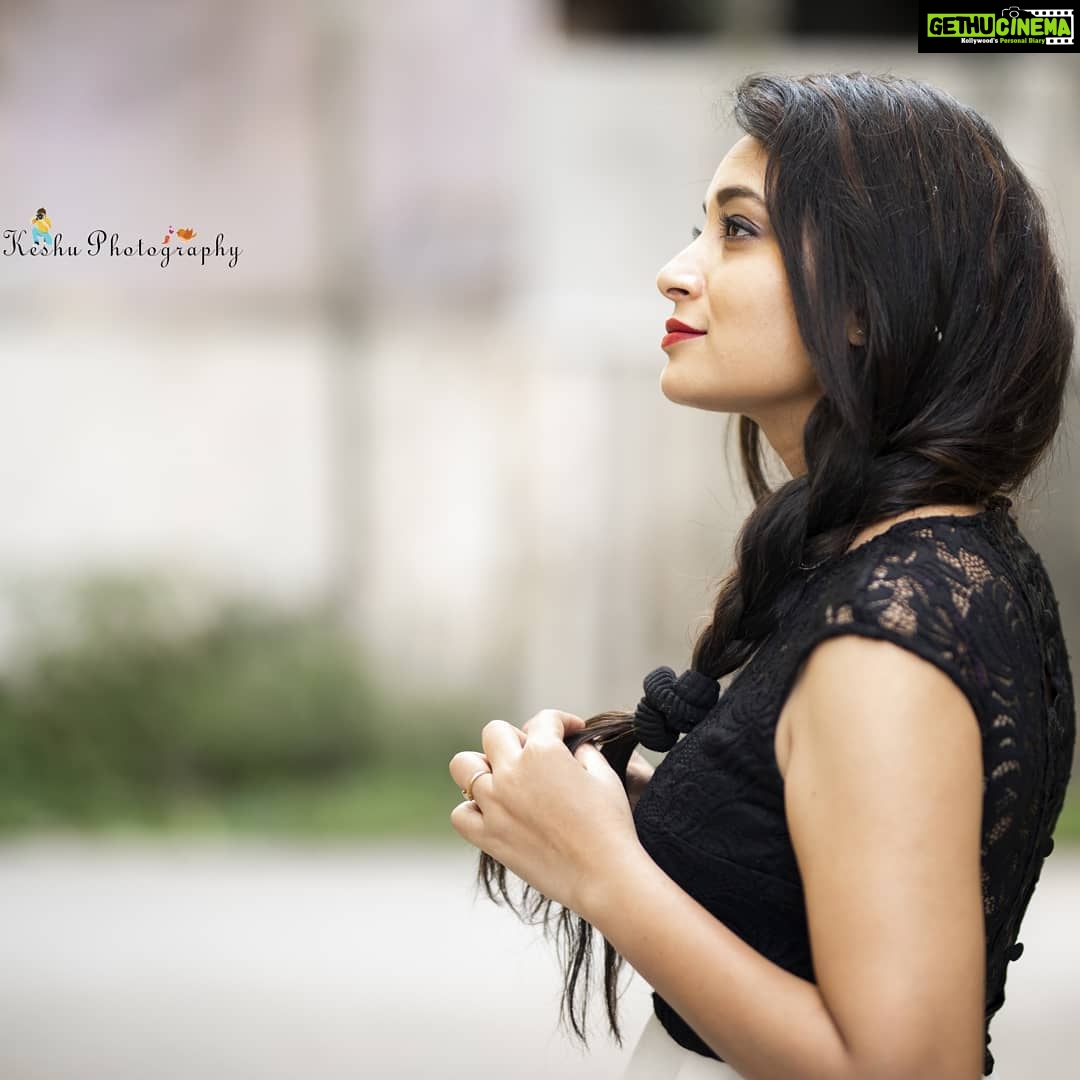Bhanu Sri Mehra Instagram - Never stop dreamingš¤ @they_call_me_keshu #thinking #thinkingpositive #happyme #tollywoodactress #anchor #actorslife #dancers #bhanusreeš„ā¤ļø
