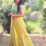 Bhanu Sri Mehra Instagram - Nothing is more beautiful than a confident girl who doesn't pretend to be something she's not. Good night my insta family 😌 Outfit by: @harikastudio Pc:@satya007b Jewellery:@kalasha_finejewels #happyness #newphotoshoot #peaceful #tollywoodactress #biggbosstelugu2 #monday #bhanusree🔥❤️