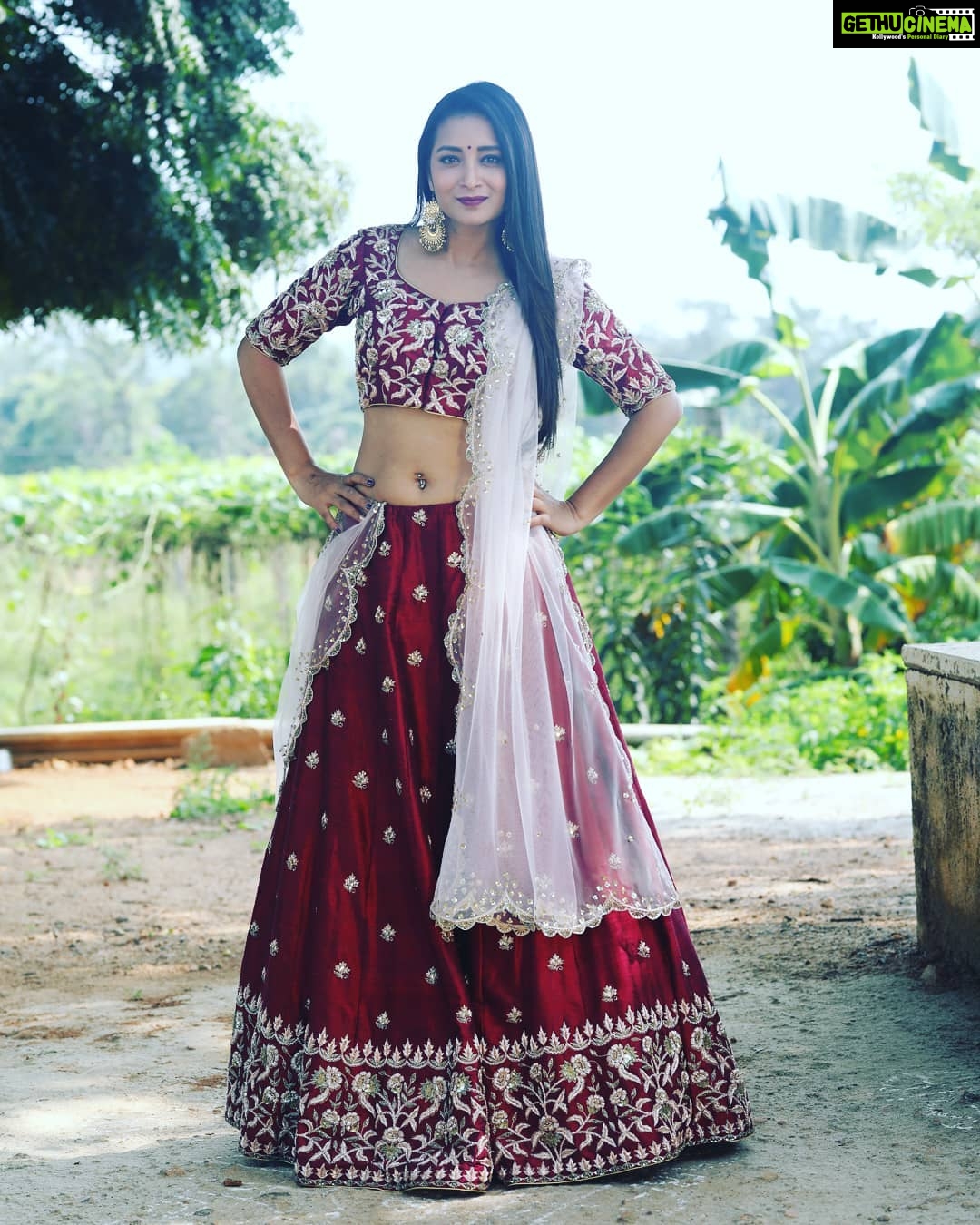 Bhanu Sri Mehra Instagram - You will a girl prettier then me, smarter then me,and funnier the me,but you will never find a girl just like me😂💃 Outfit by:@harikastudio Pc:@satya007b #tollywoodactress #biggbosstelugu2 #weekendvibes #bhanusree🔥❤️