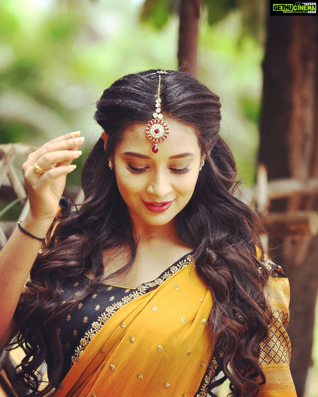 Bhanu Sri Mehra Instagram - Happy Sunday to all 😊🤗 #tollywoodactress #biggbosstelugu2 #weekendvibes #sundayfunday #chill #fun #bhanusree🔥❤️
