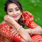 Bhanu Sri Mehra Instagram - No worries just acceptance 😌 @saicharanthejareddyphotography @navya.marouthu Make up by: @_skinoccasions_ Hairstyle: @_skinoccasions_ #simple #peace #happy #bhanusree🔥❤️